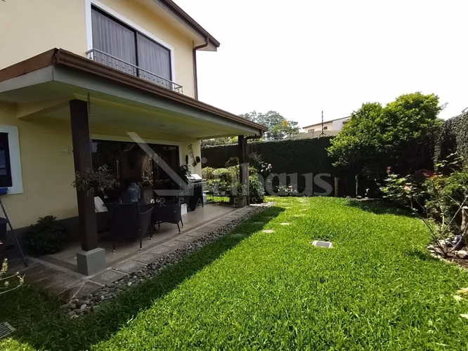 id # 43166 Se vende casa en condominio La Floresta, Tres Ríos.