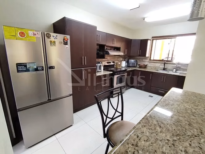 id # 43166 Se vende casa en condominio La Floresta, Tres Ríos.