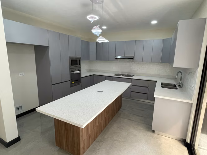*Venta de casa en Tres Ríos en condominio.