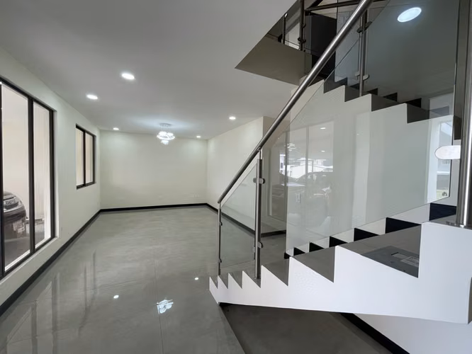 *Venta de casa en Tres Ríos en condominio.