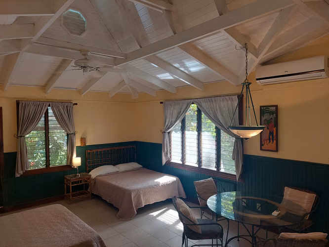 Turn key beachfront hotel for sale - Imagen 10