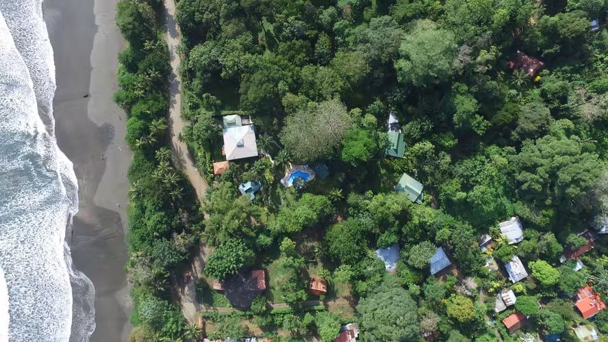 Turn key beachfront hotel for sale - Imagen 14