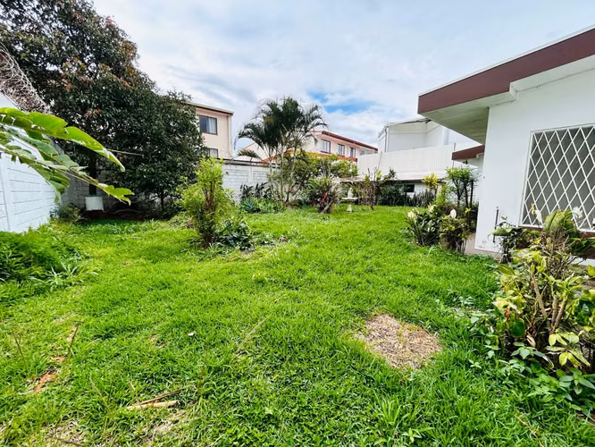 VENTA O RENTA DE CASA UNA SOLA PLANTA EN LA URUCA