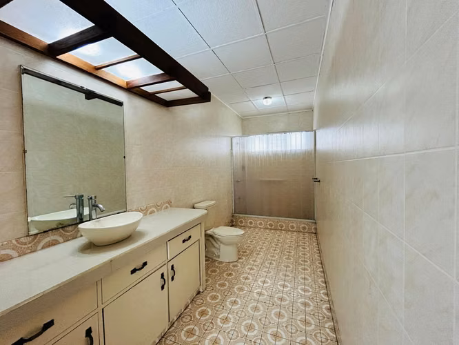 VENTA O RENTA DE CASA UNA SOLA PLANTA EN LA URUCA