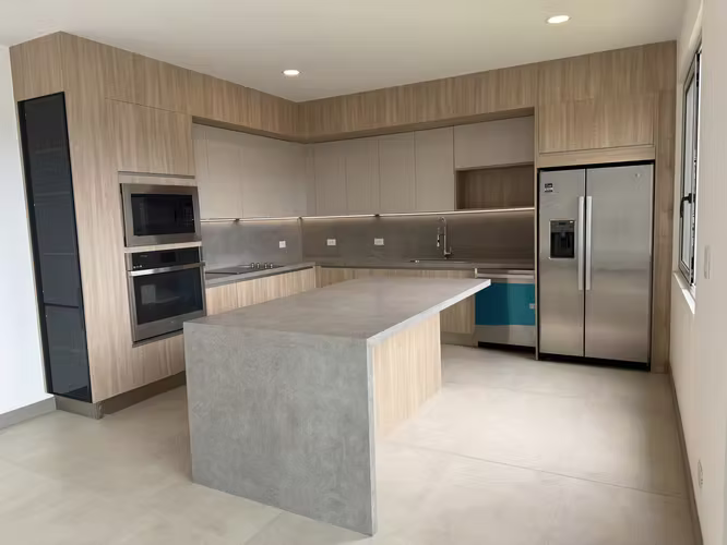 Apartamento nuevo en Escazú (Venta / Alquiler)