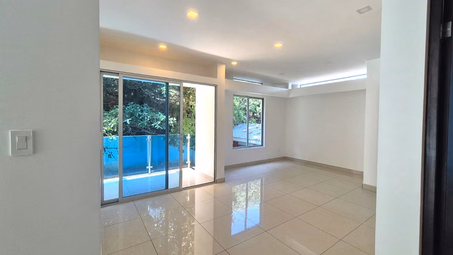 PIEDADES DE SANTA ANA! MODERNO APARTAMENTO DE 3 HAB/2BAÑOS/1PARQUEO