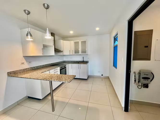 PIEDADES DE SANTA ANA! MODERNO APARTAMENTO DE 3 HAB/2BAÑOS/1PARQUEO