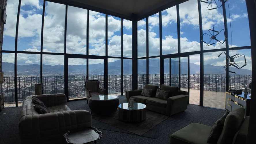 Alquiler de Apartamento Amoblado en URBN Escalante, Piso 10. - Imagen 16