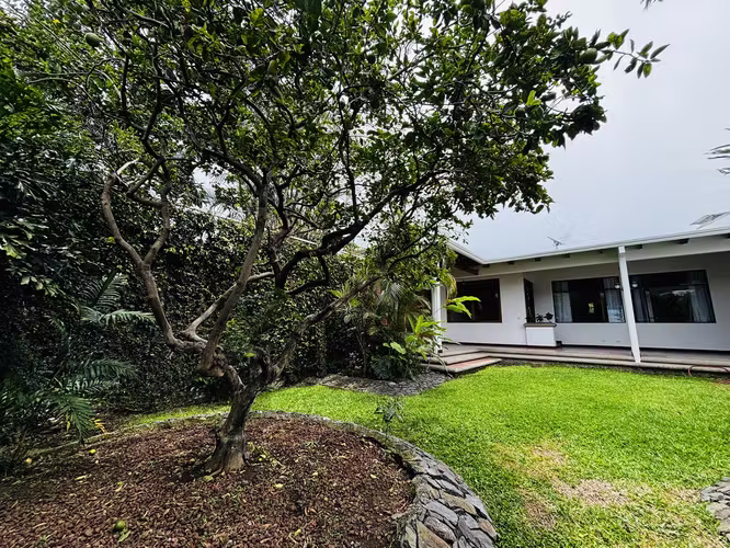 Casa de una planta 3 hab + servicio + 317m2 línea blanca seguridad - Imagen 20