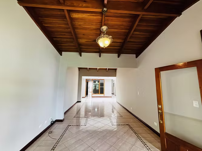 Casa de una planta 3 hab + servicio + 317m2 línea blanca seguridad - Imagen 7