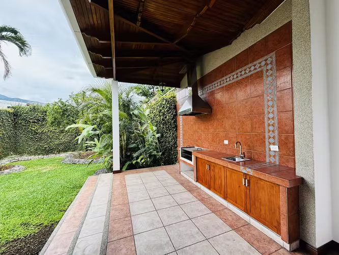 Casa de una planta 3 hab + servicio + 317m2 línea blanca seguridad - Imagen 19