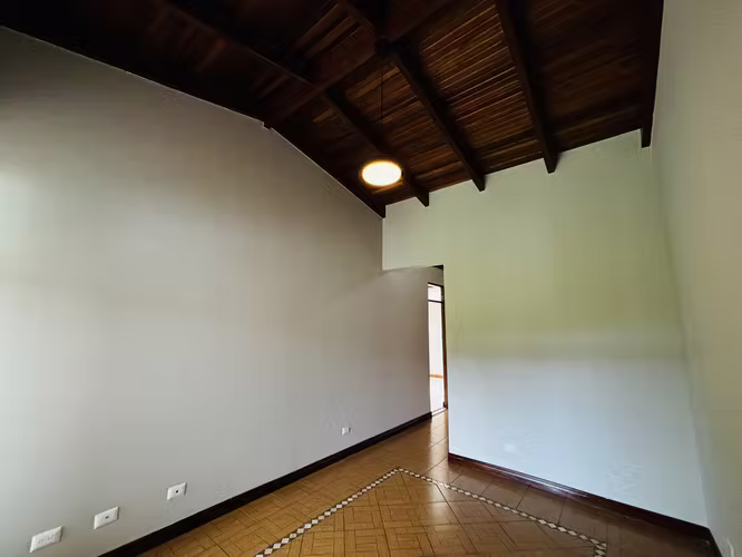 Casa de una planta 3 hab + servicio + 317m2 línea blanca seguridad - Imagen 13