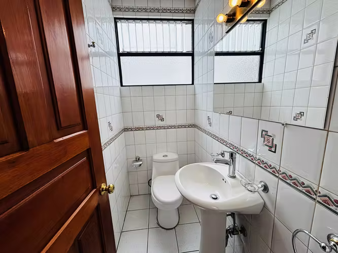 Casa de una planta 3 hab + servicio + 317m2 línea blanca seguridad - Imagen 4