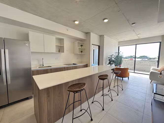 Alquiler Apartamento Amueblado en La Uruca | 2 Habitaciones | Balcón | Seguridad 24/7