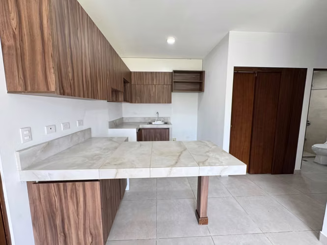 ALQUILER DE APARTAMENTO MODERNO CON BALCÓN ! $1250
