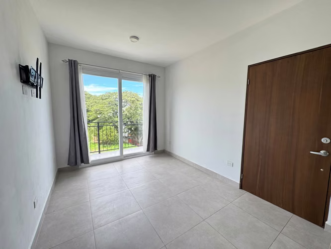 ALQUILER DE APARTAMENTO MODERNO CON BALCÓN ! $1250