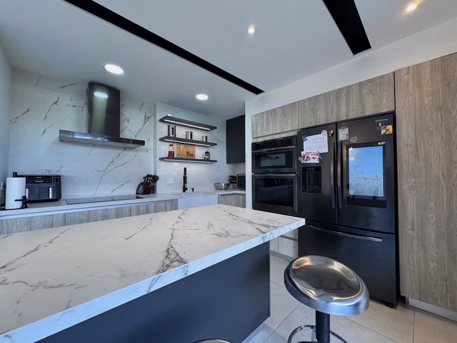 Venta de Moderna Casa en Condominio Lomas de Ayarco