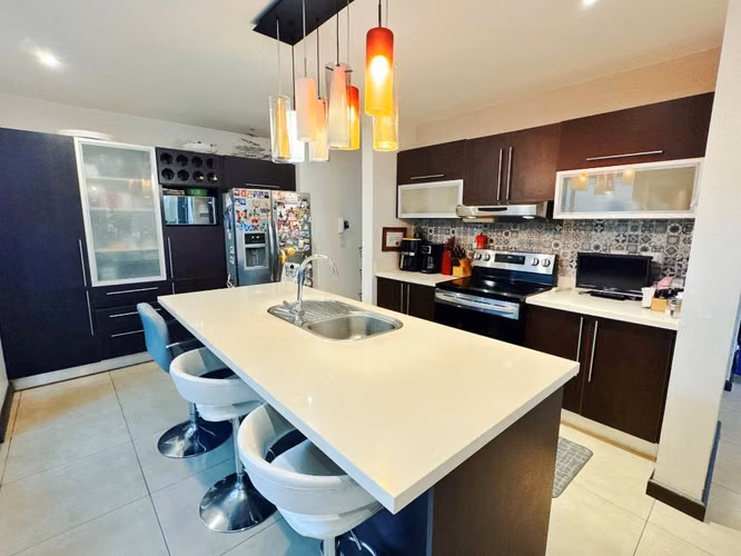 VENTA DE CASA EN RESIDENCIAL EN BELLO HORIZONTE ESCAZU