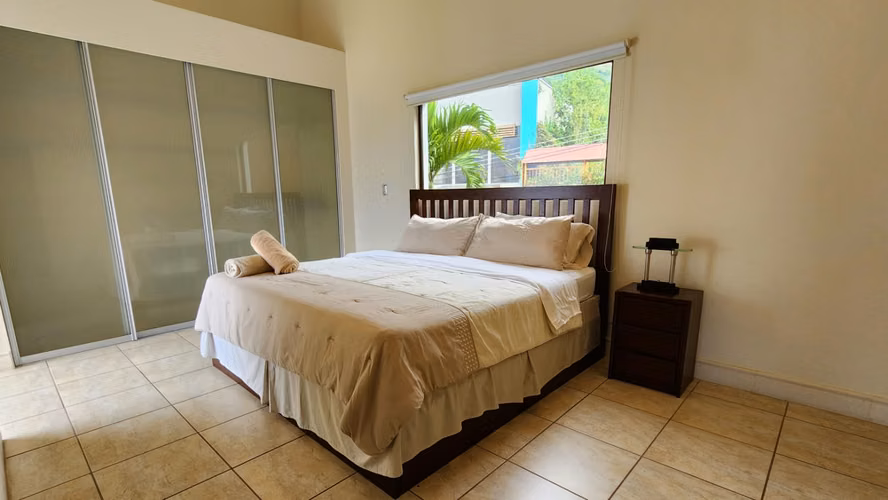 LUJOSA CASA DE MONTAÑA CON VISTAS EN SAN ANTONIO ESCAZU