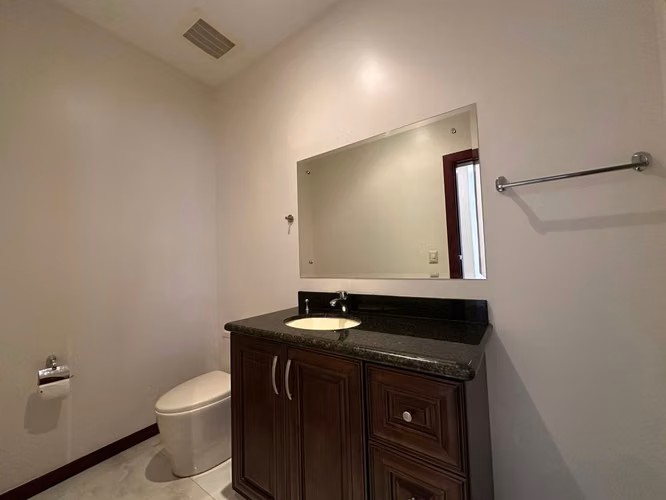 Exclusivo Apartamento Amueblado – San Rafael de Escazú.