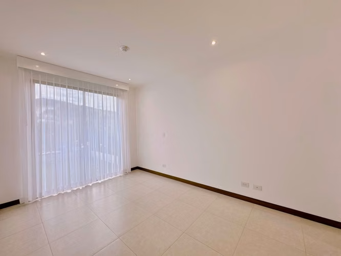 ALQUILER DE APARTAMENTO EN SANTA ANA