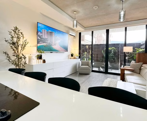 APARTAMENTO AMUEBLADO EN ESCAZÚ CON PARQUEO BAJO TECHO
