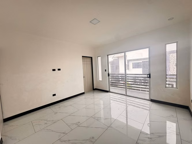 Estrene casa en Condominio cerca del Franco Costarricense, rebajada!! - Imagen 5