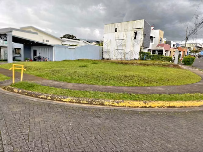  Lote esquinero en Condominio Santa Rita, Tres Ríos | ¡Listo para construir! - 11