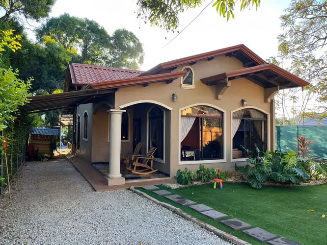 Se Vende Hermosa Casa - RA