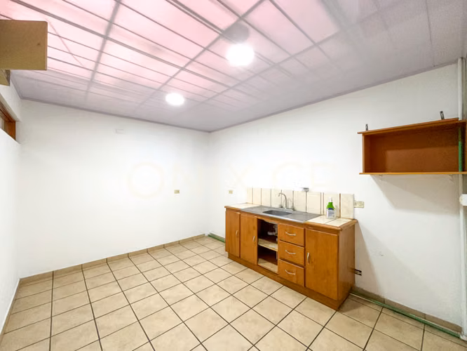 Ubicación Estratégica Rohrmoser + 615 m² para Comercio, Oficinas o Empresa - Imagen 8