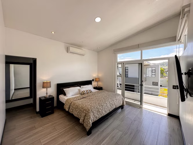 CASA DE LUJO EN VENTA EN RESIDENCIAL PRIVADO EN CIUDAD QUESADA - Imagen 16