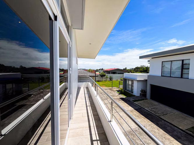 CASA DE LUJO EN VENTA EN RESIDENCIAL PRIVADO EN CIUDAD QUESADA - Imagen 17