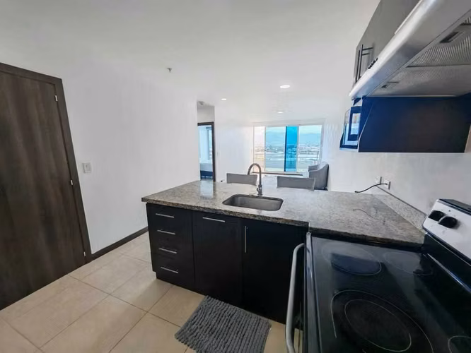 Apartamento en Venta | Torre Paseo Colón | Piso 8 | Terraza Privada | San José