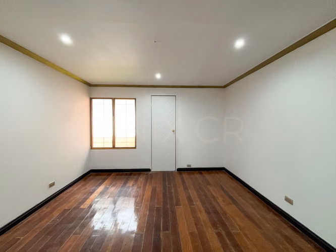 Propiedad Comercial Premium en Rohrmoser | 10 Oficinas y 1.285 m²