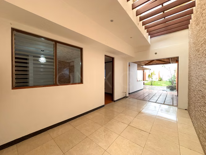 Propiedad Comercial Premium en Rohrmoser | 10 Oficinas y 1.285 m²