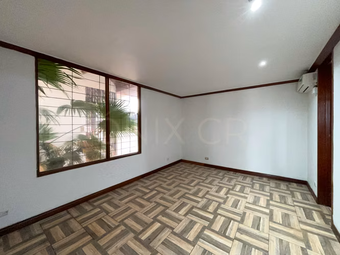 Propiedad Comercial Premium en Rohrmoser | 10 Oficinas y 1.285 m²