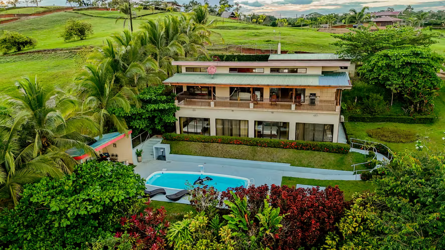 Quinta Exclusiva Frente al Lago Wilson - San Carlos