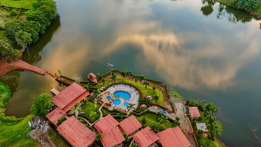 Quinta Exclusiva Frente al Lago Wilson - San Carlos