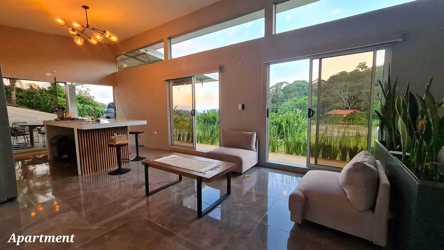 Venta de propiedad con casa y tres apartamentos en Perez Zeledon