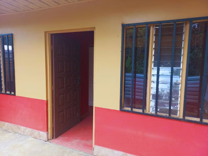 Venta de Amplia Casa Familiar con Potencial Comercial en Barva-San Pedro, Heredia.