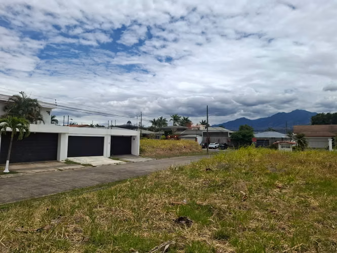 Lote completamente plano a la venta en Cariari, Belén, Heredia. - Imagen 7