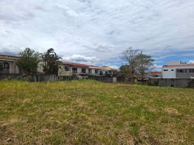 Lote completamente plano a la venta en Cariari, Belén, Heredia. - Imagen 10