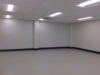 Oficina en Oficentro Uruca 261m2 con 9 parqueos