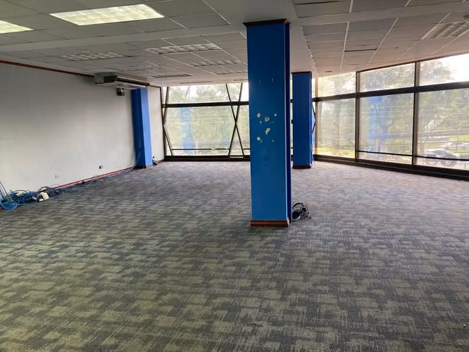 Alquiler Oficina Sabana Sur 520m2 con 10 parqueos