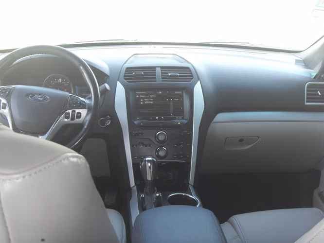 Ford Explorer 2011 XLT
