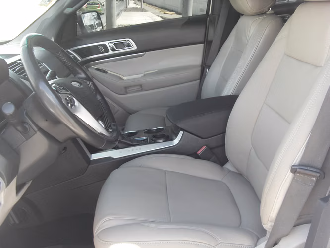 Ford Explorer 2011 XLT