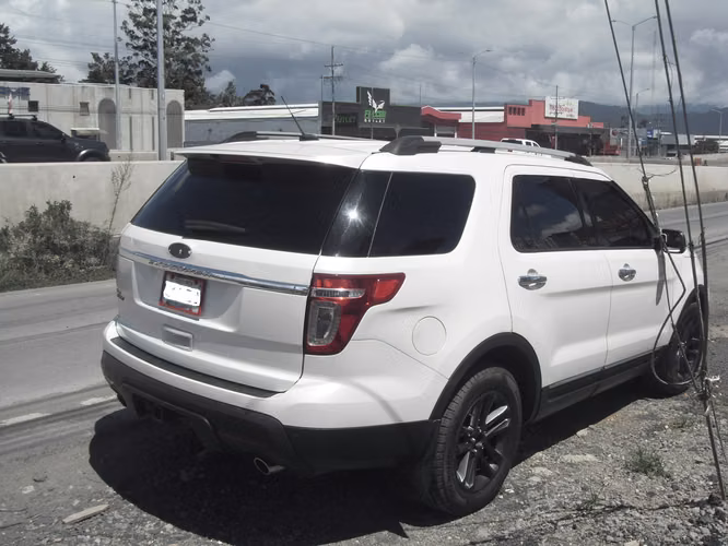 Ford Explorer 2011 XLT