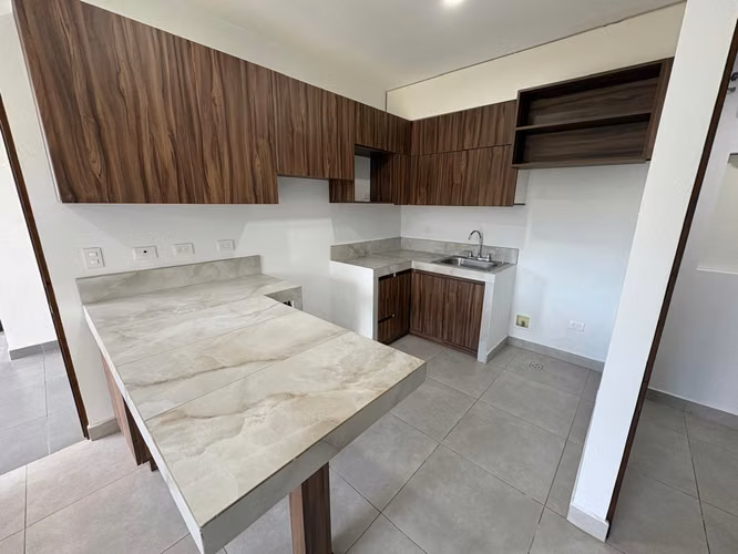 199A / Alquiler / Apartamento / Rohrmoser / Seguro / Amenidades / Vista