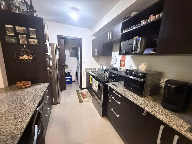 Apartamento en Venta en Santa Ana | Jardín Privado, Terraza, 2 Parqueos #26-2057 GS - Imagen 3