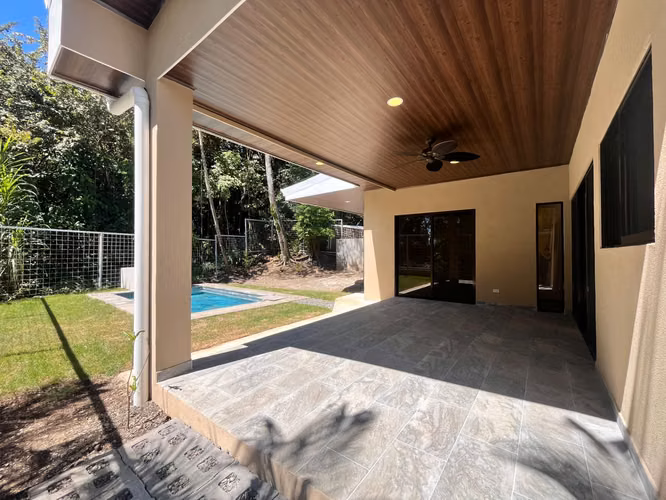 Casa Moderna en Venta en Playa Hermosa, Pacífico Central – Inversión Ideal Cerca del Mar - Imagen 2